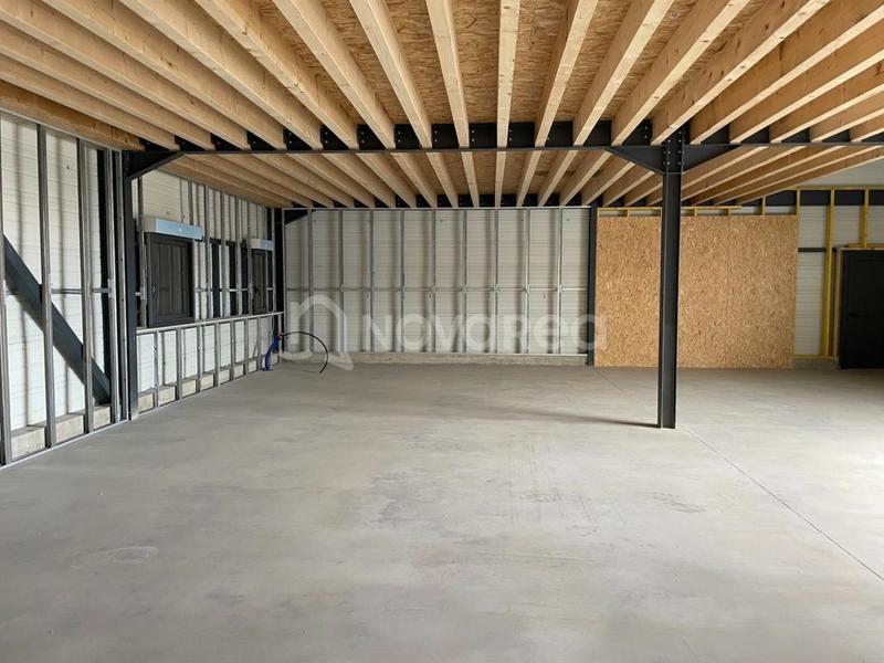 Local commercial - 200 m² - 1 pièce