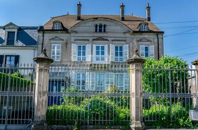 Maison de maîtres - 316 m² - 14 pièces