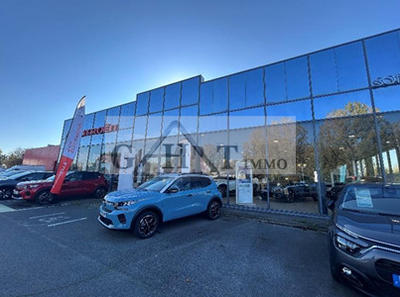 Local commercial - 2 600 m²