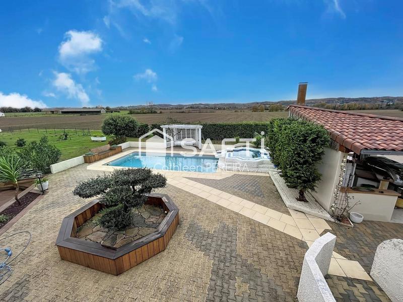 Maison - 596 m² - 11 pièces