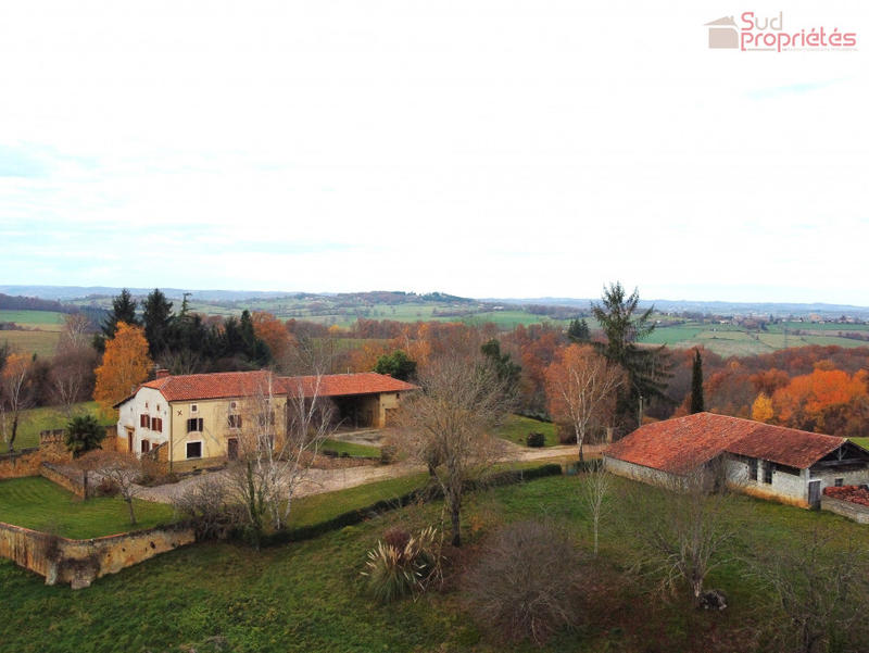 Maison - 284 m² - 9 pièces