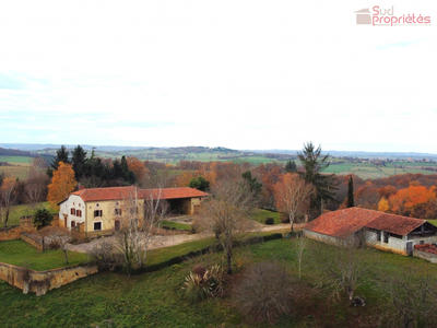 Maison - 284 m² - 9 pièces