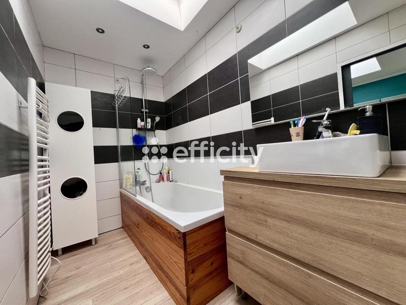 Maison - 84 m² - 4 pièces