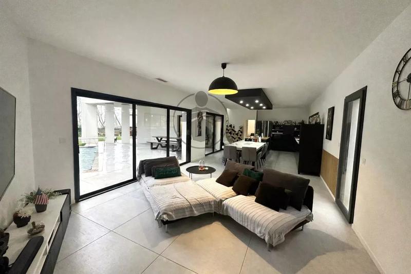 Maison - 138 m² - 6 pièces