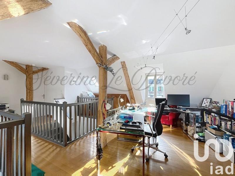 Maison - 215 m² - 9 pièces