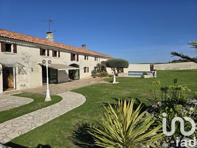 Maison - 382 m² - 12 pièces