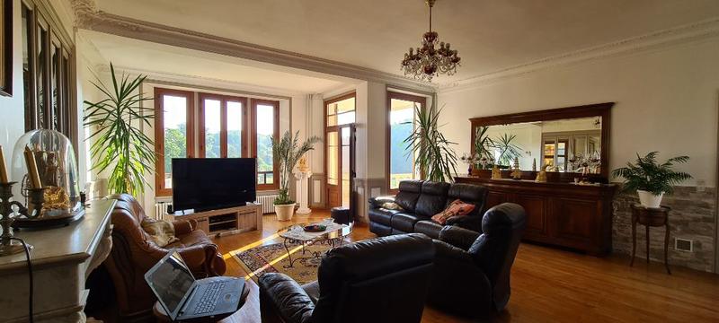 Maison - 279 m² - 6 pièces