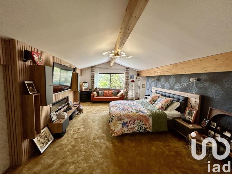 Maison - 200 m² - 7 pièces