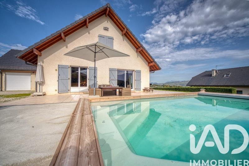 Maison - 210 m² - 5 pièces