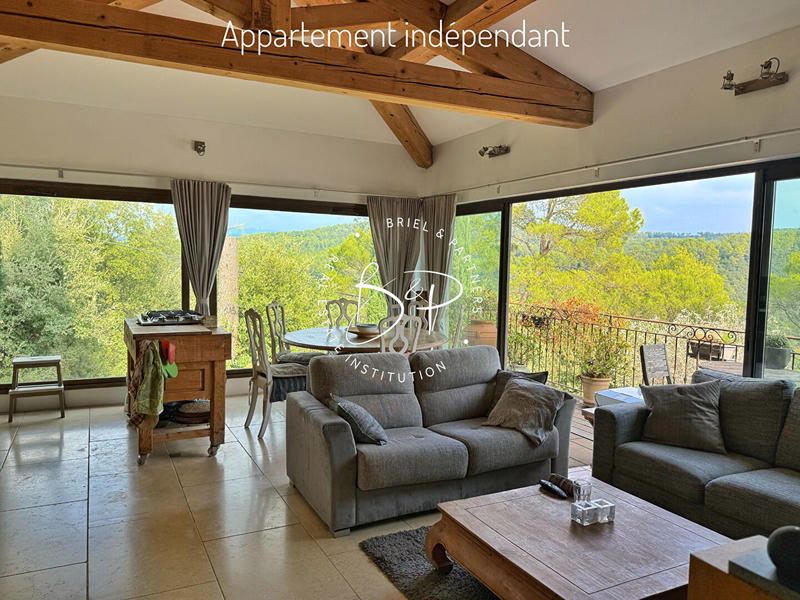 Maison - 209 m² - 8 pièces