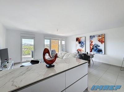 Appartement - 83 m² - 4 pièces