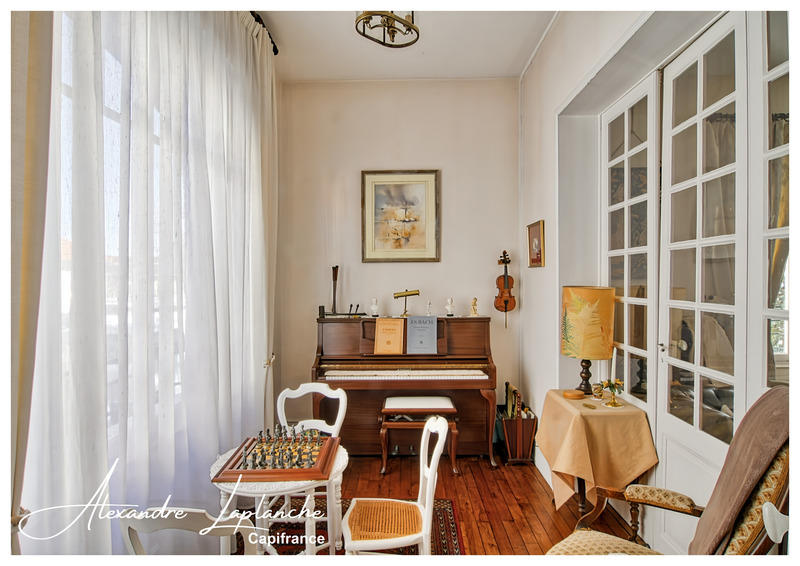 Maison bourgeoise - 217 m² - 10 pièces