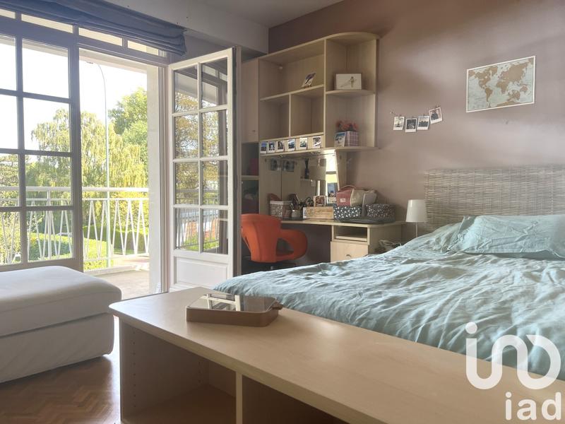 Maison - 263 m² - 9 pièces