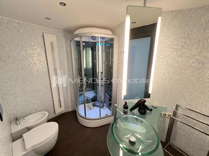 Appartement - 106 m² - 3 pièces