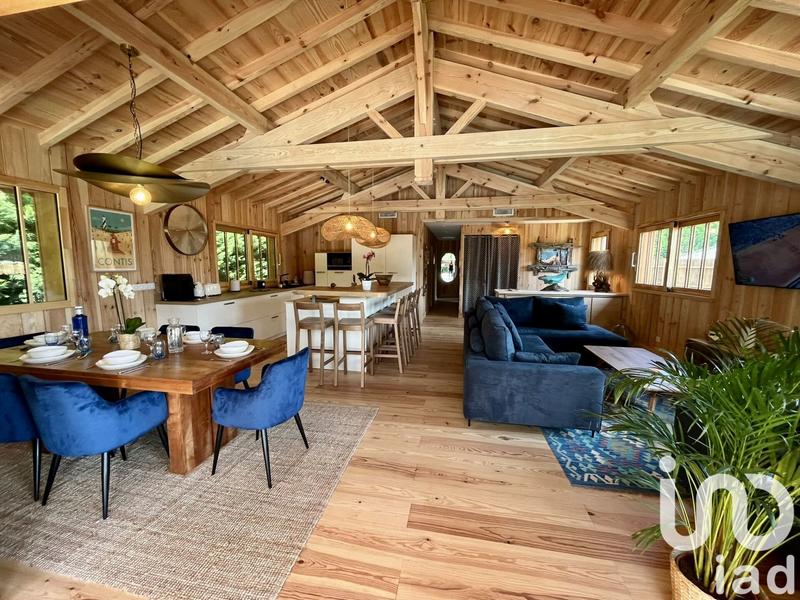 Maison - 256 m² - 7 pièces