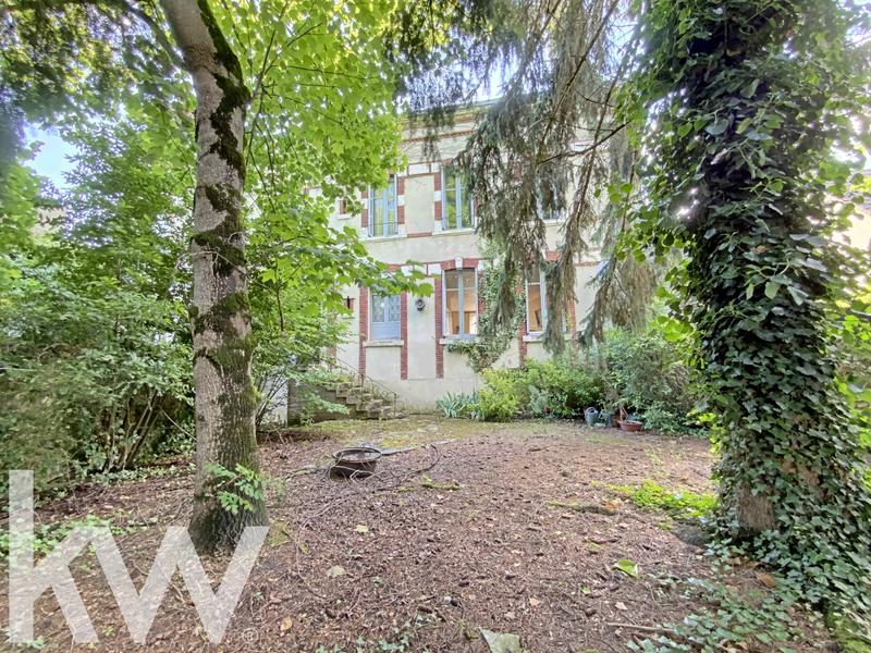 Maison - 200 m² - 9 pièces