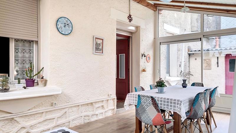 Maison - 205 m² - 8 pièces