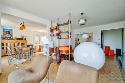 Appartement - 93 m² - 4 pièces