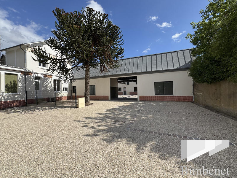 Loft - 122 m² - 4 pièces