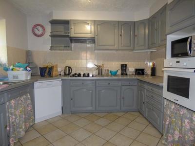 Maison - 300 m² - 16 pièces