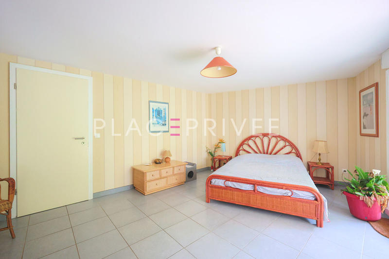 Maison - 200 m² - 8 pièces