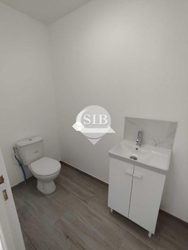 Local commercial - 200 m²