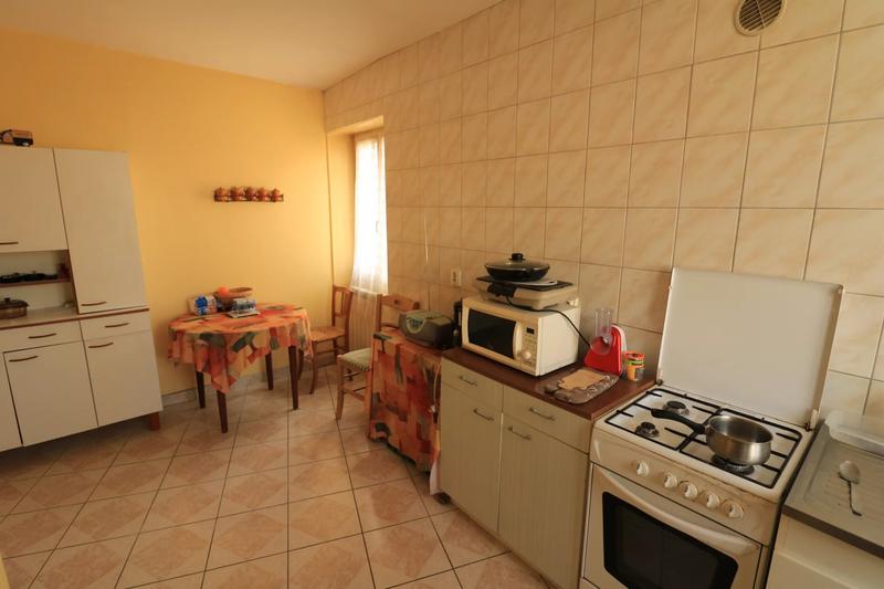 Immeuble mixte - 8 pièces