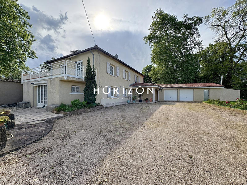 Maison - 201 m² - 6 pièces