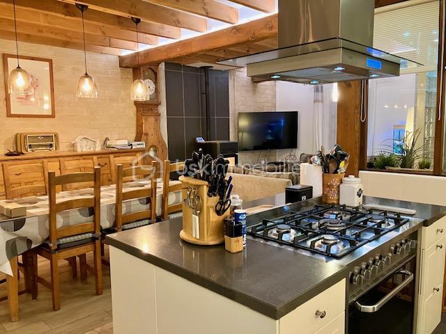 Maison - 146 m² - 6 pièces