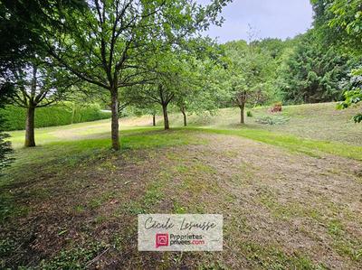 Terrain constructible - 1 477 m²