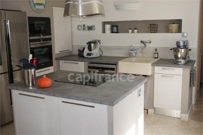 Maison - 235 m² - 8 pièces