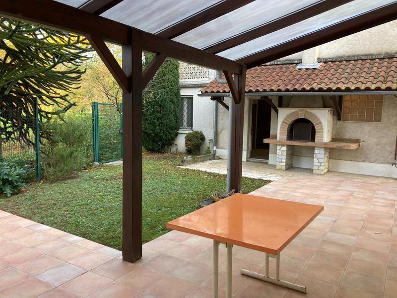 Maison - 212 m² - 7 pièces