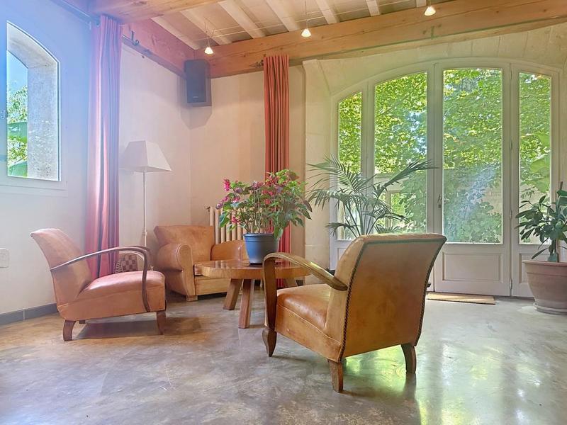 Maison - 240 m² - 6 pièces