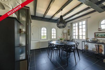 Maison - 182 m² - 9 pièces