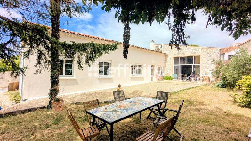 Maison - 180 m² - 7 pièces