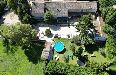 Mas - 253 m² - 8 pièces