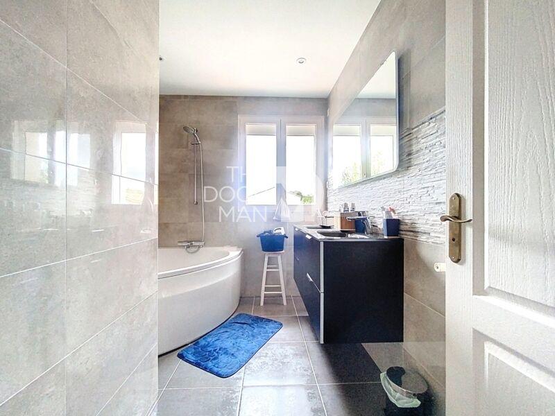 Maison - 136 m² - 5 pièces