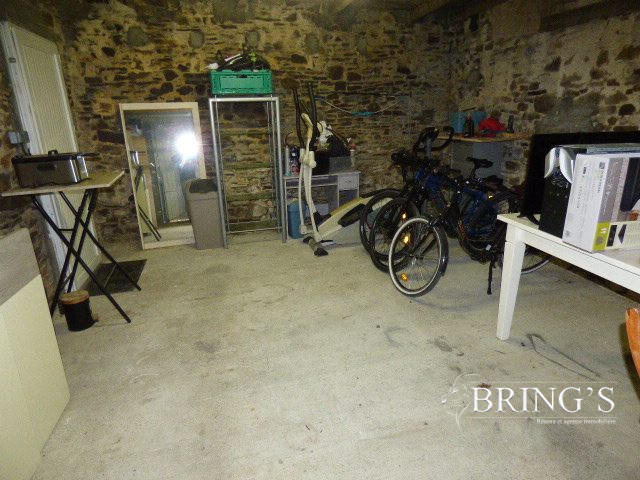 Maison - 222 m² - 8 pièces