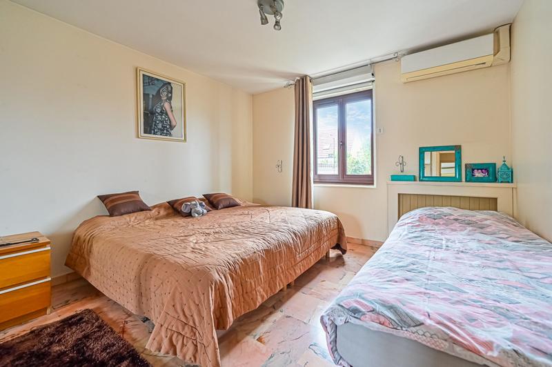 Maison contemporaine - 240 m² - 7 pièces