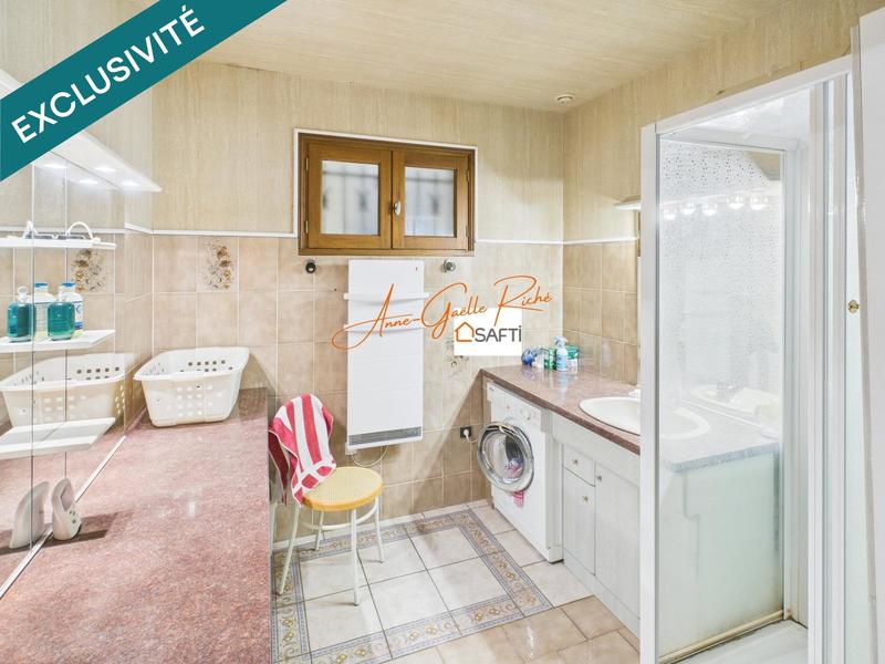 Maison - 255 m² - 9 pièces