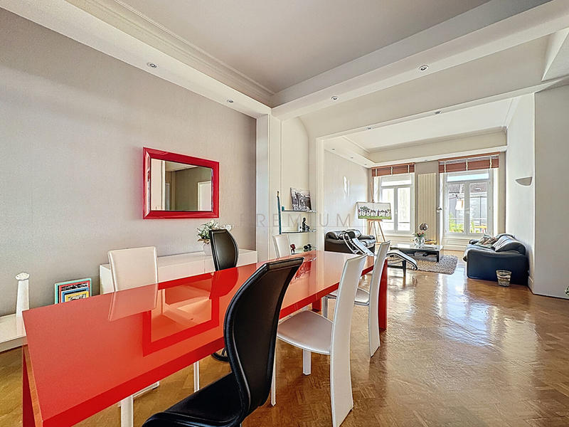 Maison de ville - 316 m² - 11 pièces