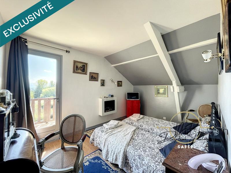 Maison - 250 m² - 9 pièces