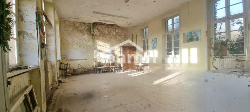 Maison - 230 m² - 9 pièces