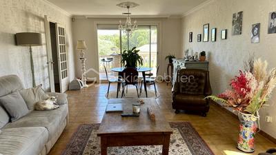 Villa - 280 m² - 9 pièces