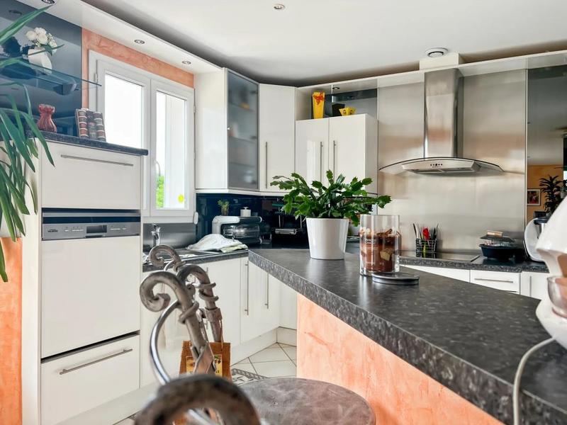 Maison - 140 m² - 6 pièces