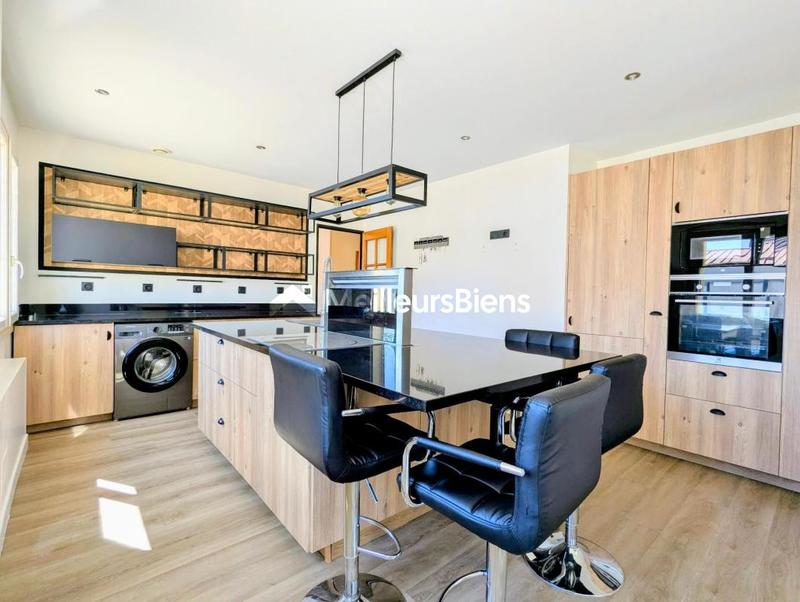 Maison - 161 m² - 5 pièces