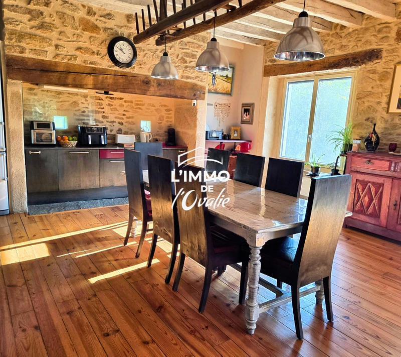 Maison - 230 m² - 8 pièces