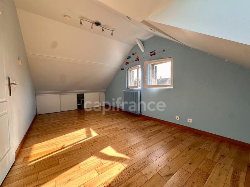 Maison - 140 m² - 5 pièces