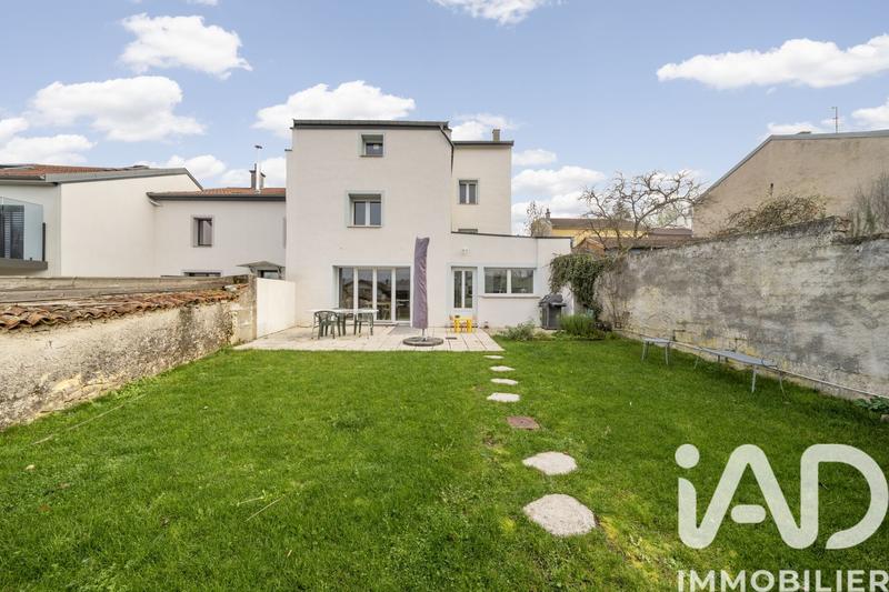 Maison - 253 m² - 8 pièces