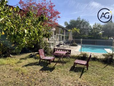 Maison - 171 m² - 5 pièces